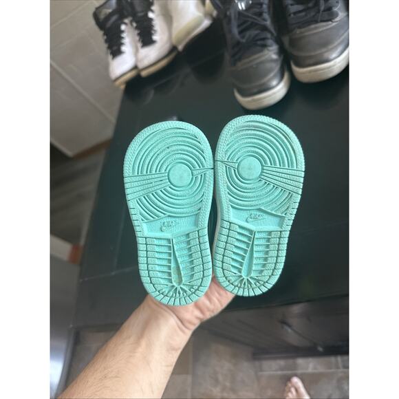 Nike Air Jordan 1 Mid SE Aurora Green/Clover Kids/Toddler Size 4c NBS220 - Picture 5 of 5